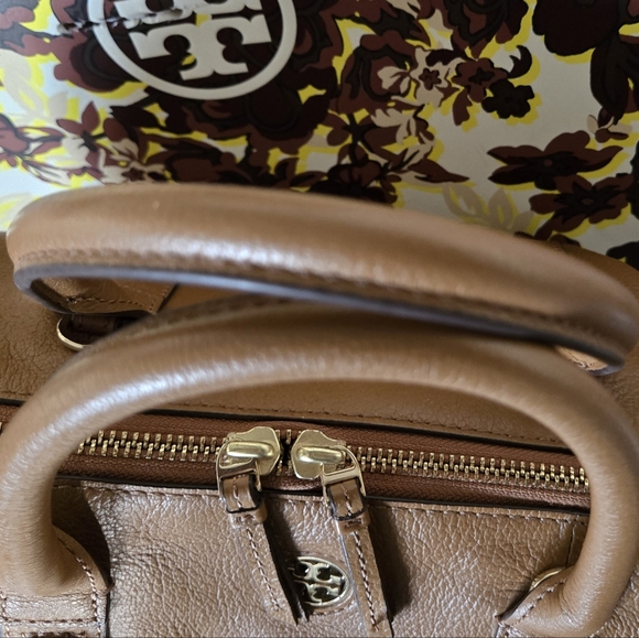 💫 Tory Burch: Brody Satchel - Picture 3 of 14